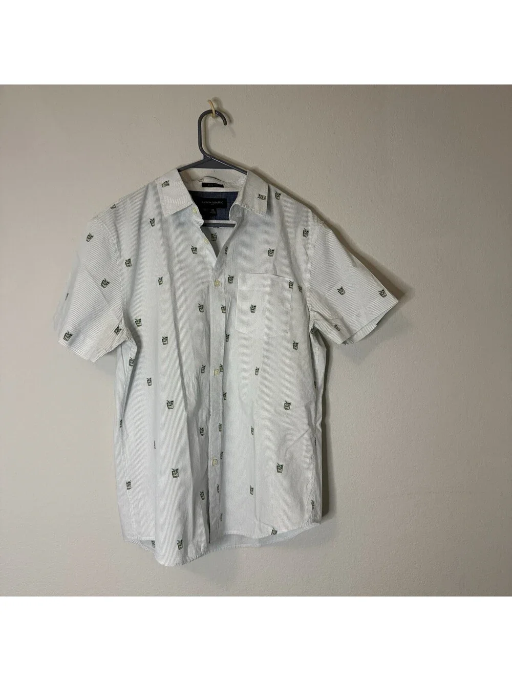 Banana Republic Slim Fit Shirt Men’s Medium White Blue Stripe Cocktail Print